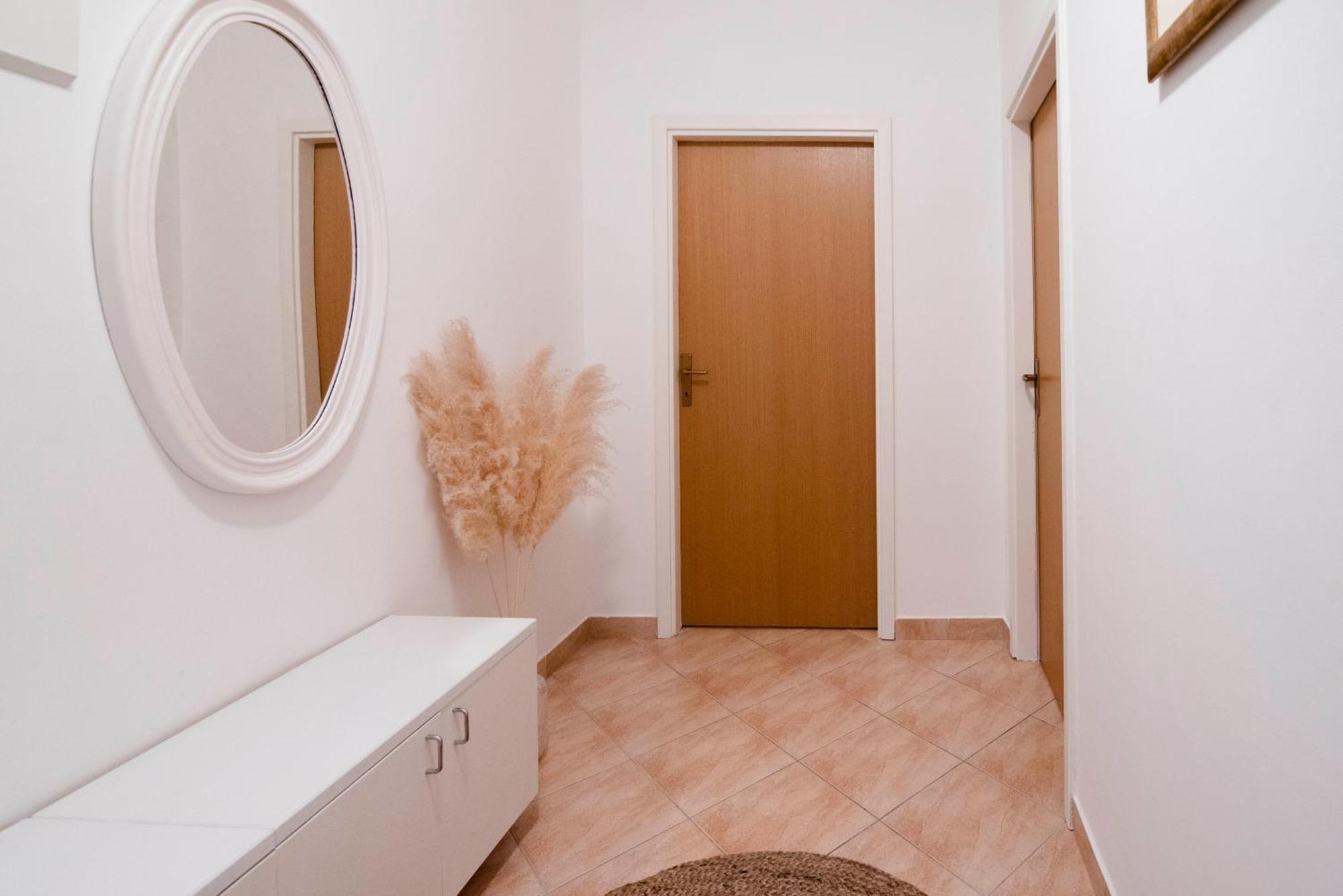 Apartman Karla Sinj Luaran gambar